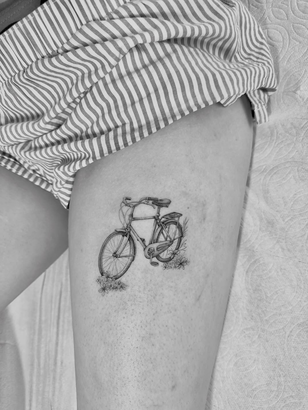 Tattoo by @ninnalopesart — realism, black_and_grey