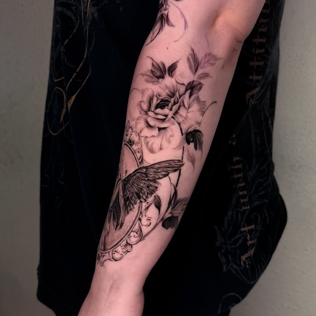 Tattoo by @tatt2dlaluna — realism, black_and_grey