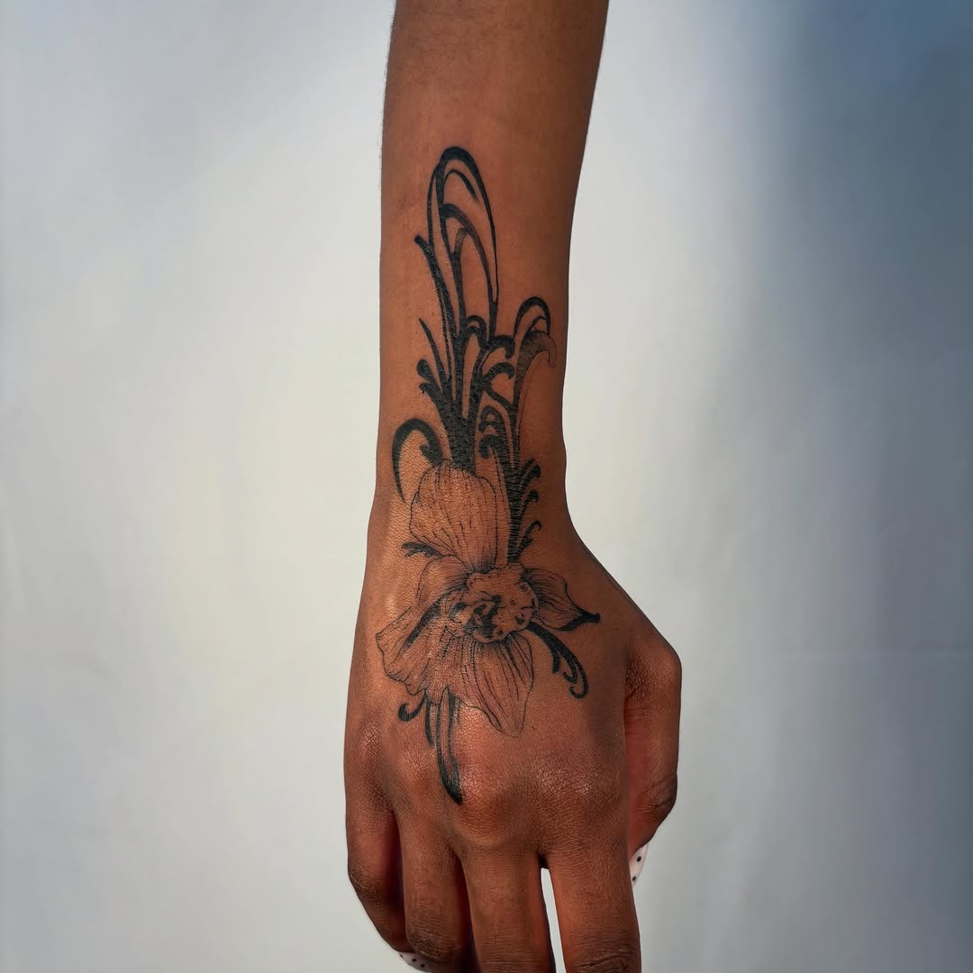Tattoo by @erinhasagun โ fine_line, black_and_grey
