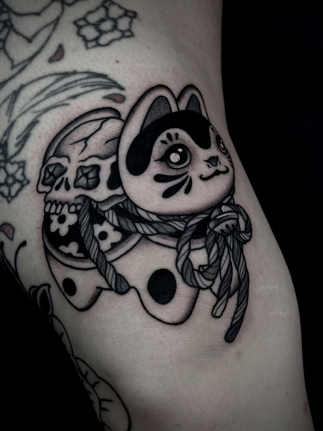 Tattoo by @tatslingingslasher — blackwork