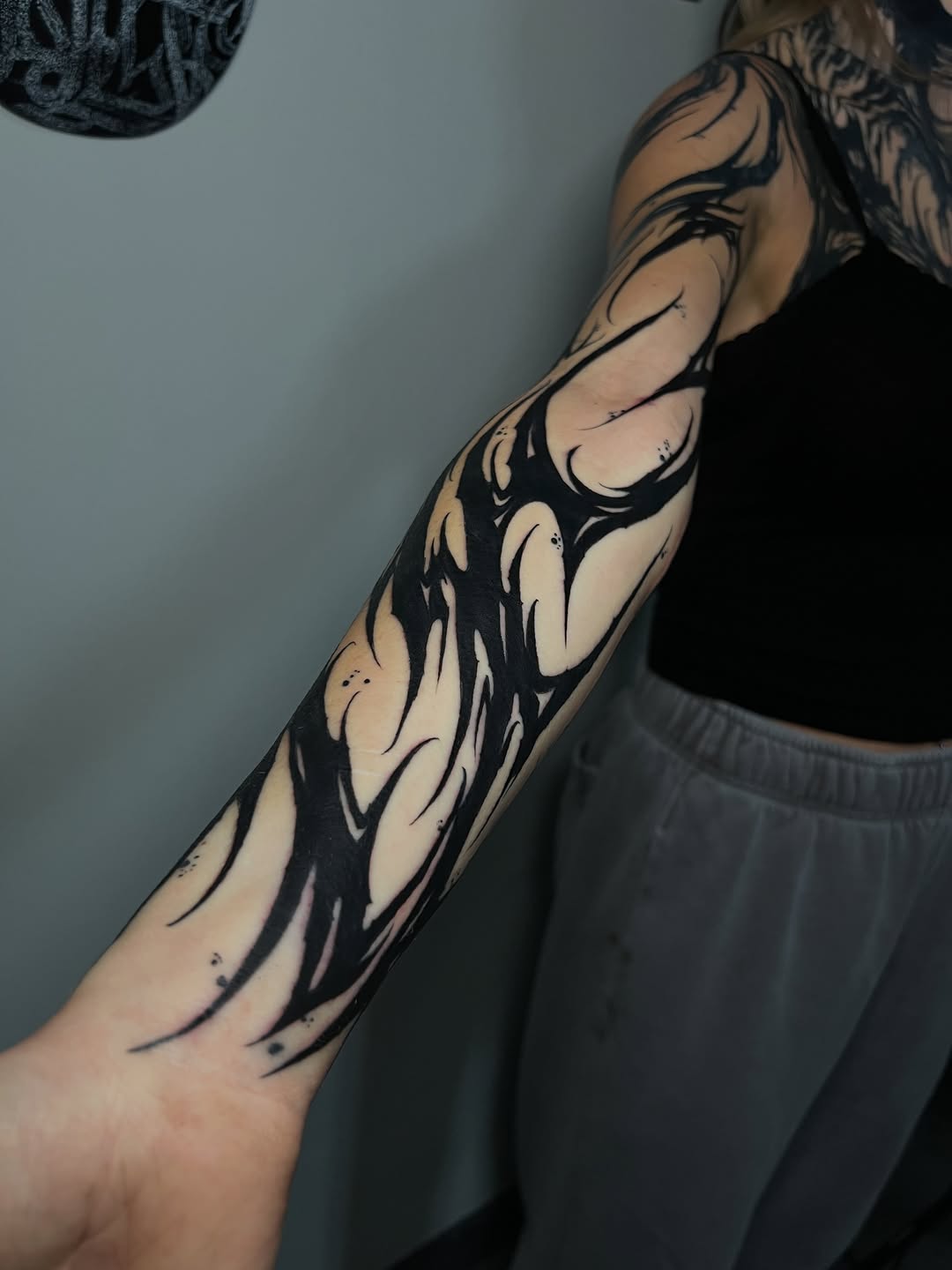 Tattoo by @jamesfoltz — blackwork