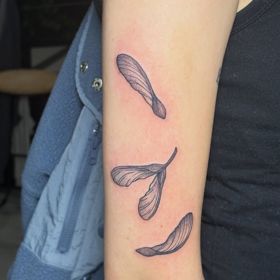Tattoo by @hhaylayy — fine_line, black_and_grey