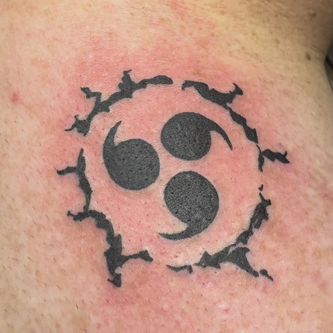Tattoo by @hhaylayy — blackwork