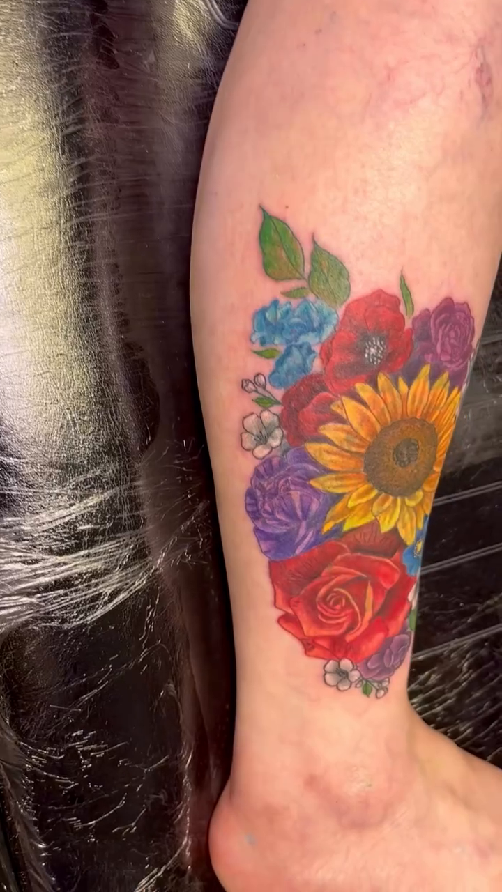 Tattoo by @thecolorqu33n — illustrative, realism
