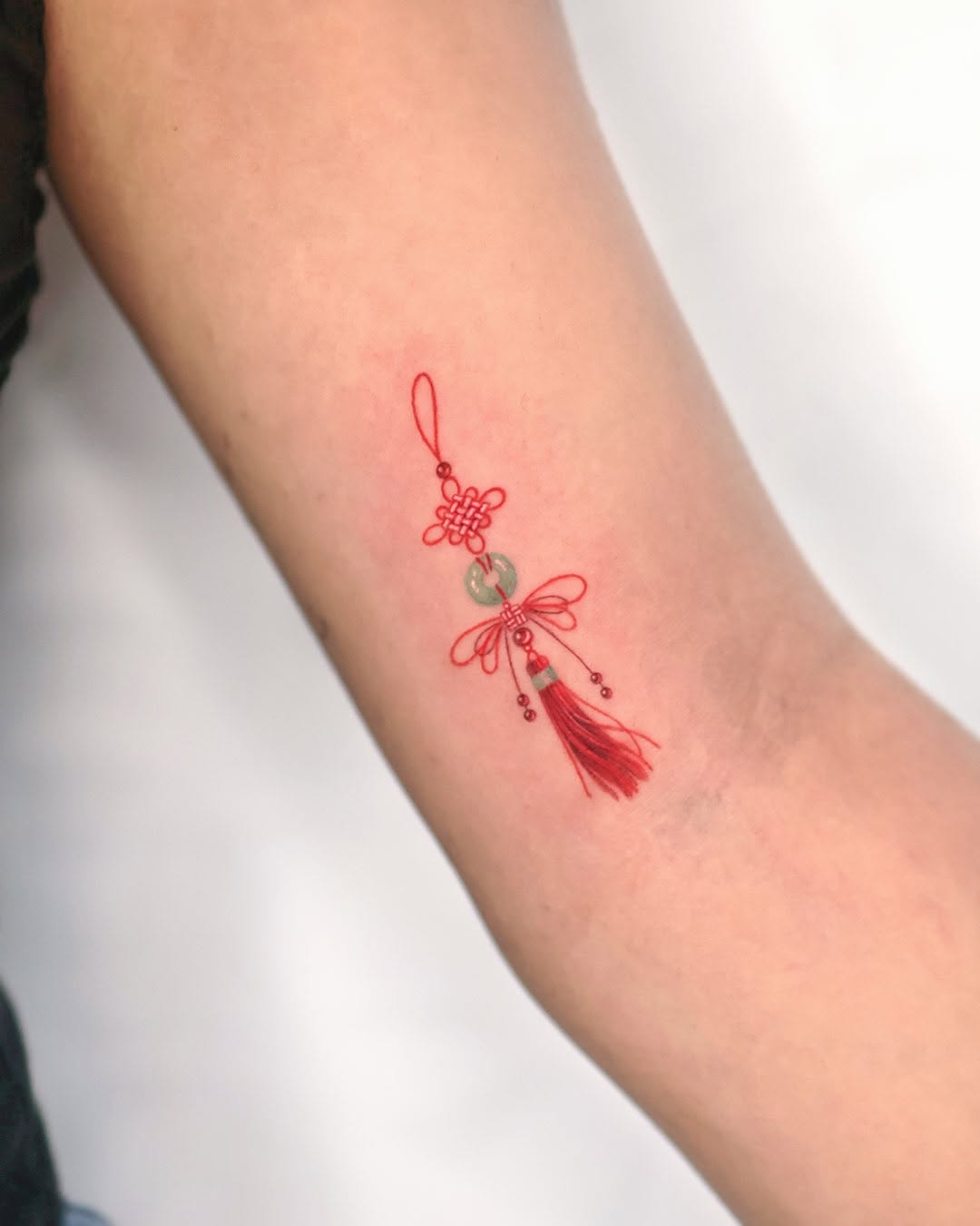 Tattoo by @zommi.tt — fine_line, minimalist