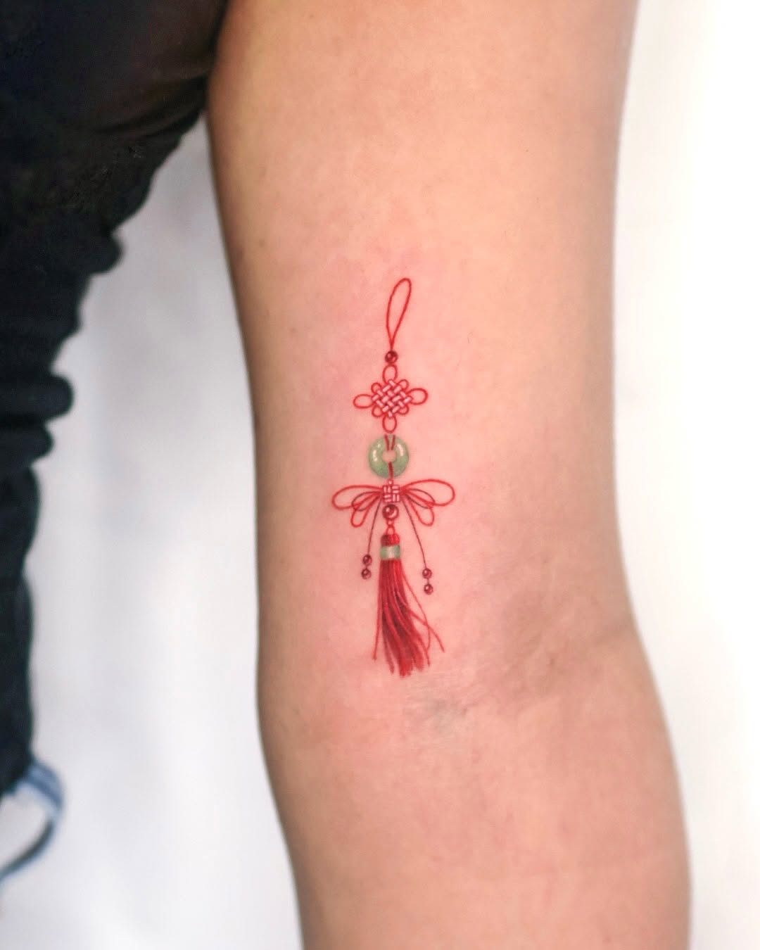 Tattoo by @zommi.tt — fine_line