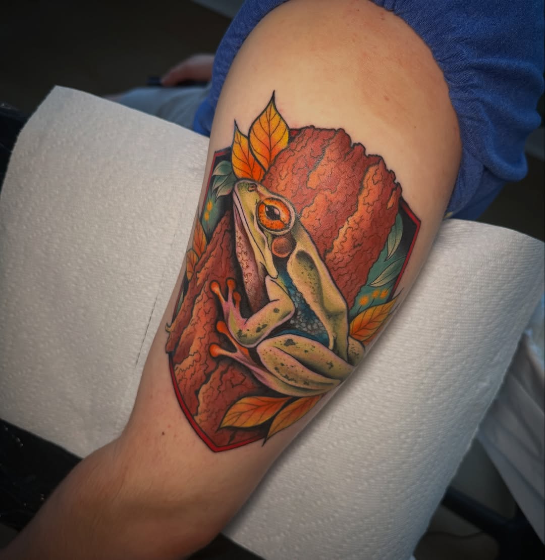 Tattoo by @lyndzetattoos — new_school