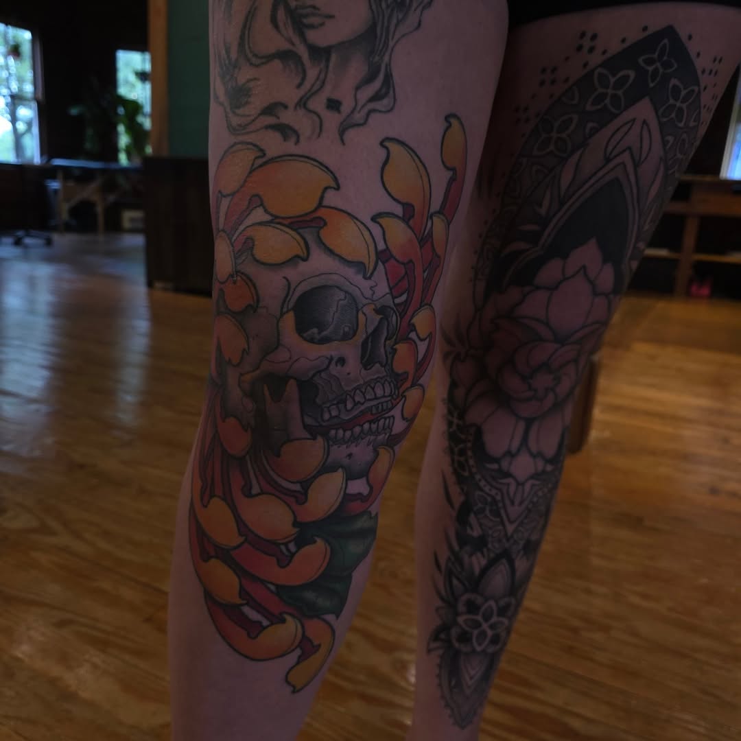 Tattoo by @embermoontattoos โ realism, japanese_irezumi