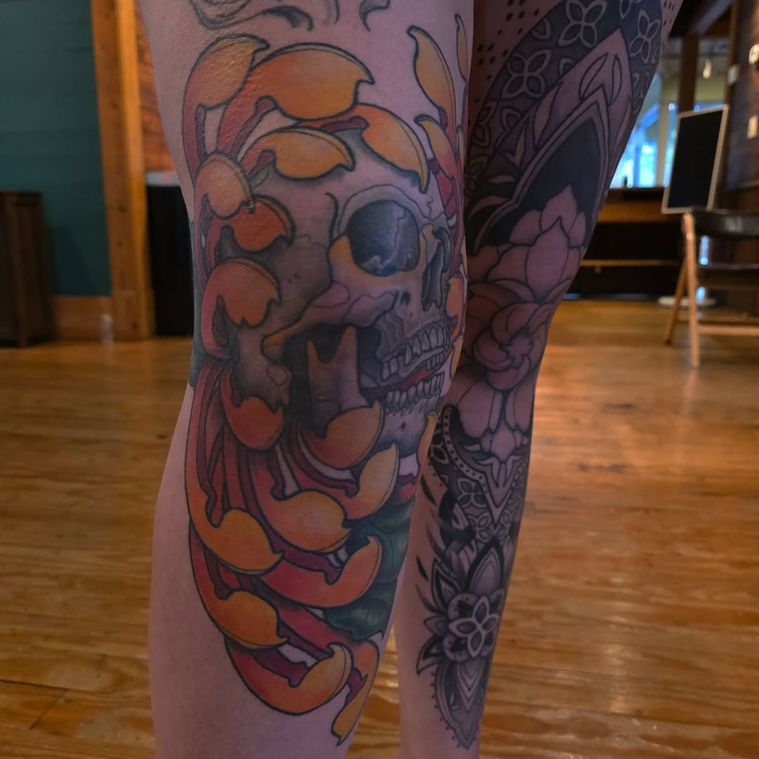 Tattoo by @embermoontattoos โ japanese_irezumi, realism