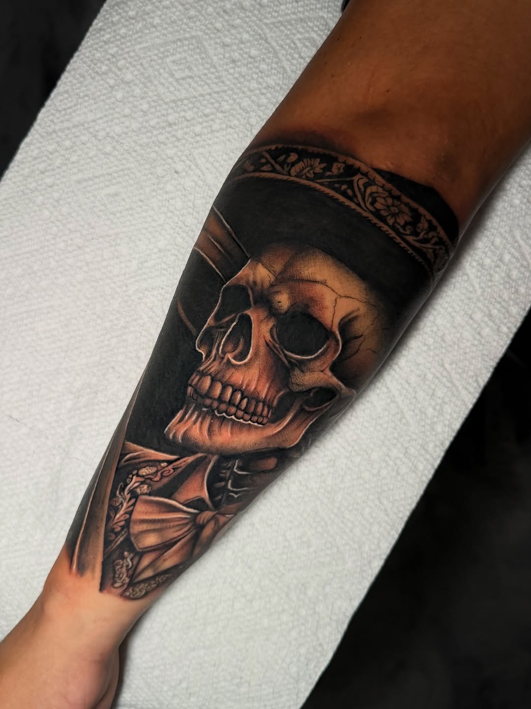 Tattoo by @moni.ca_tattoos โ realism, black_and_grey