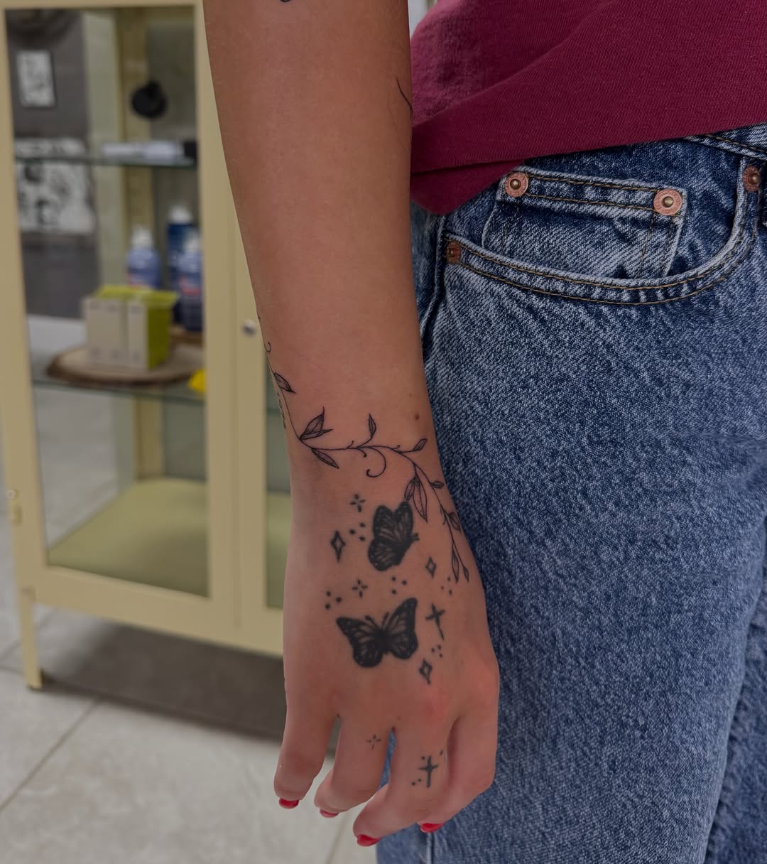 Tattoo by @lindsay.tattoos — fine_line, minimalist