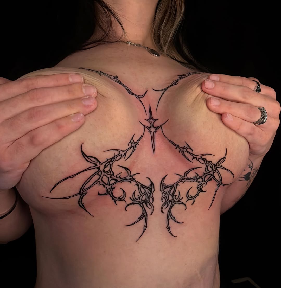 Tattoo by @isa.tats — blackwork, illustrative