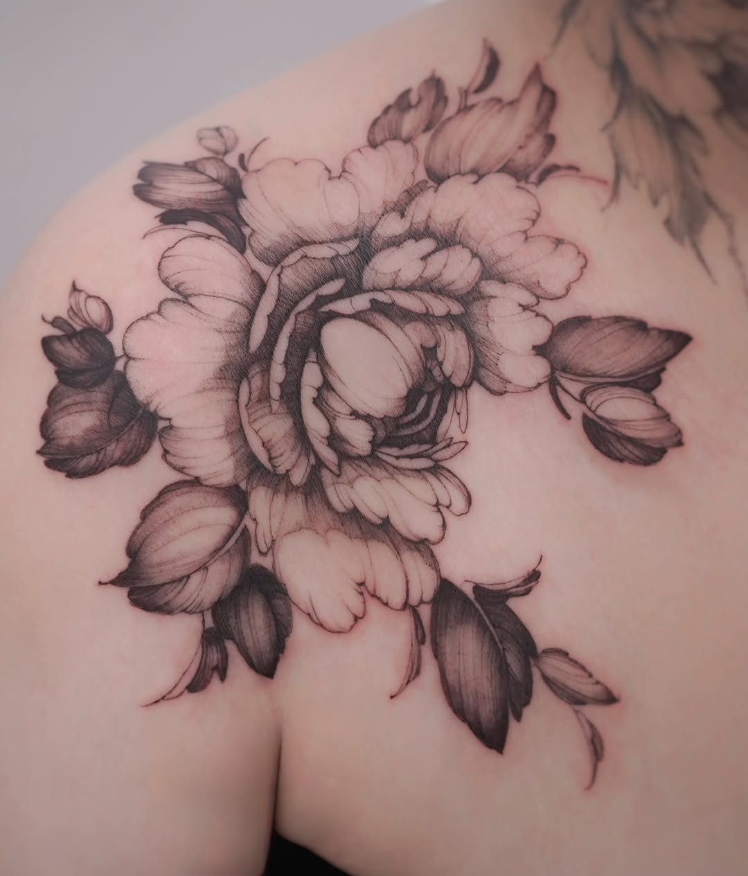 Tattoo by @ami.tattoo — black_and_grey, realism