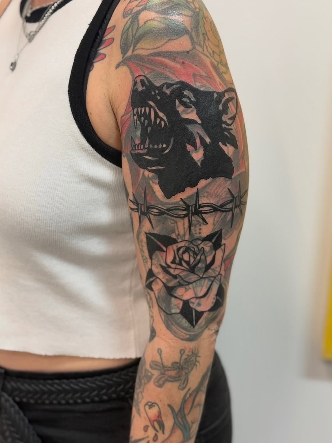 Tattoo by @hanaroshinko โ blackwork