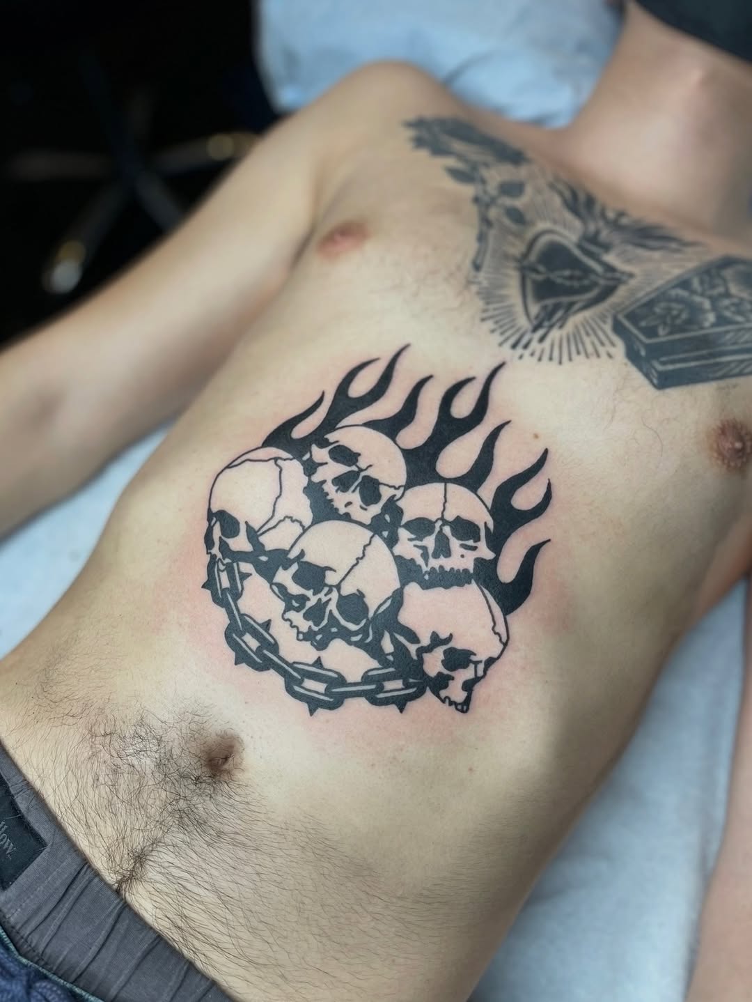 Tattoo by @hanaroshinko โ blackwork