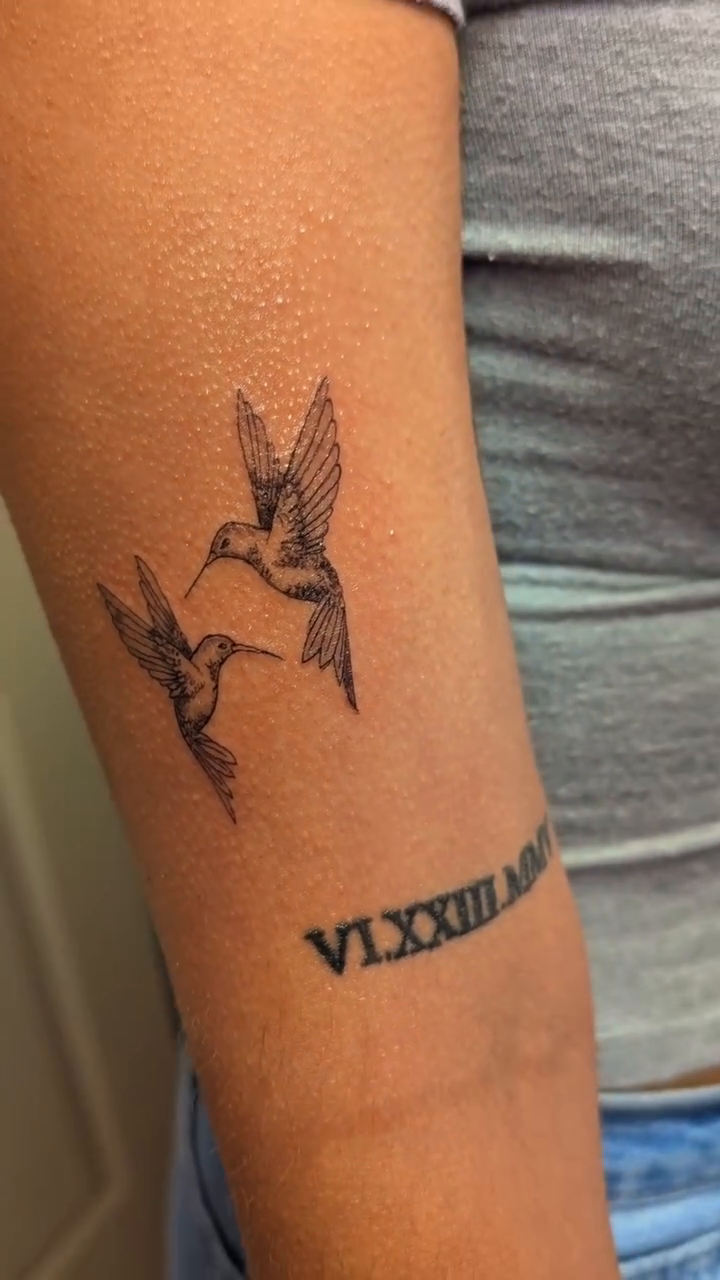 Tattoo by @kariswho — fine_line, black_and_grey