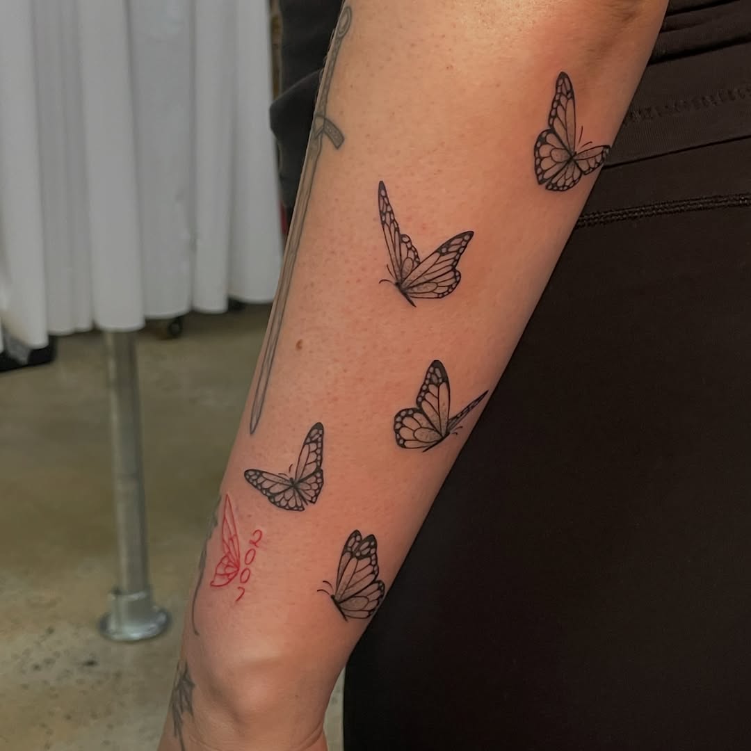 Tattoo by @chromaticsauce — fine_line