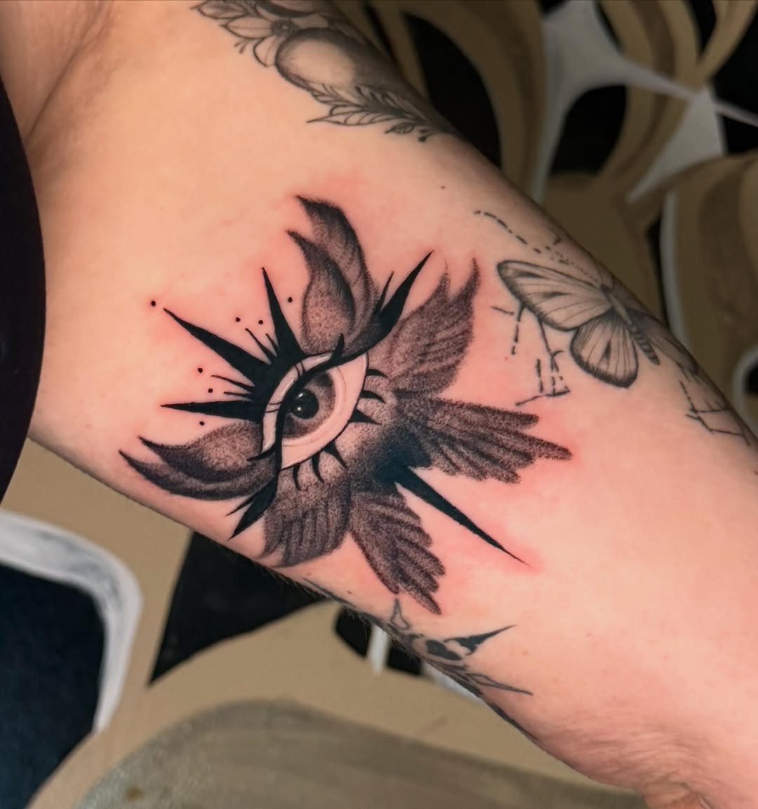 Tattoo by @inkszi — blackwork
