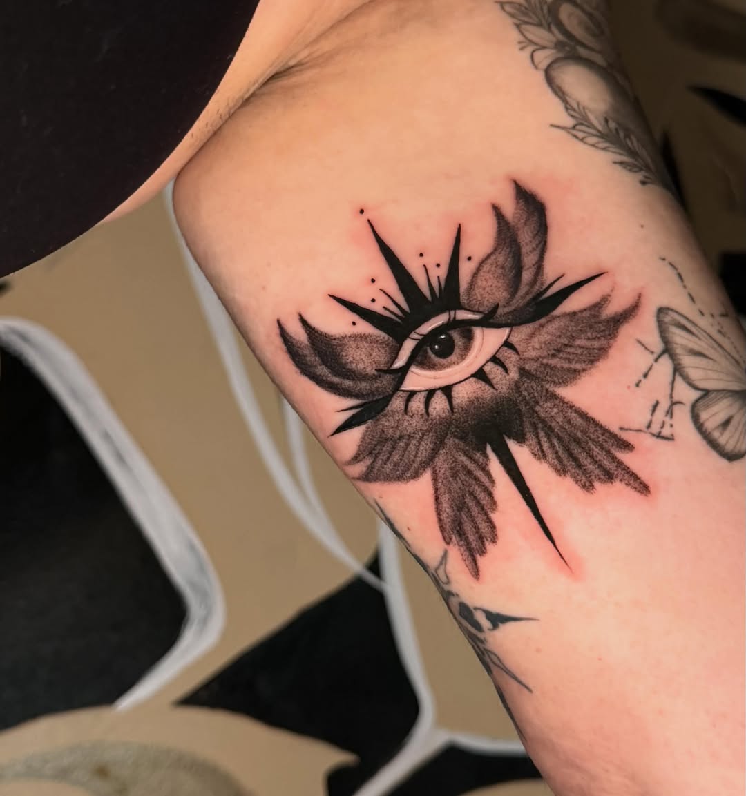Tattoo by @inkszi — blackwork