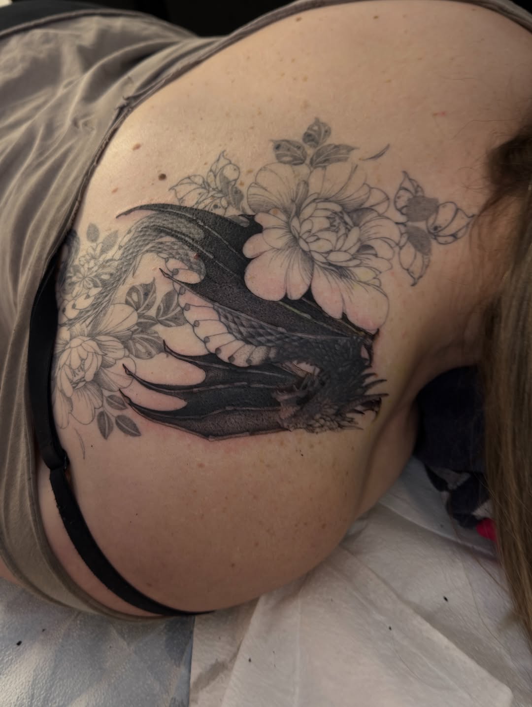 Tattoo by @ninnalopesart — black_and_grey, realism