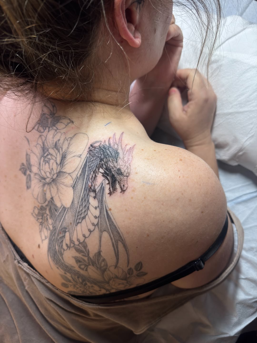 Tattoo by @ninnalopesart — black_and_grey, realism