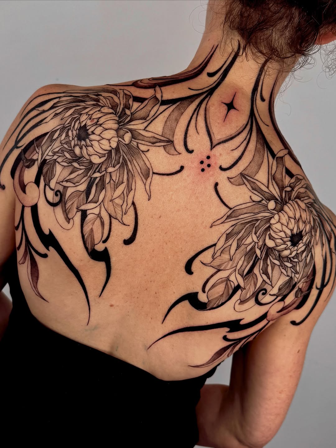 Tattoo by @tattooist_veni — black_and_grey, illustrative