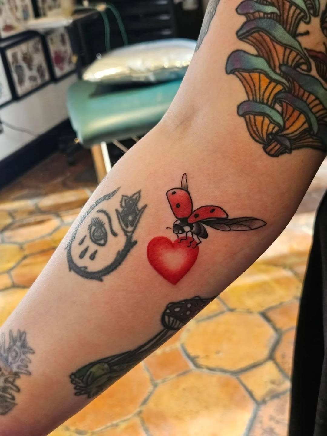 Tattoo by @neonmoonink — american_traditional