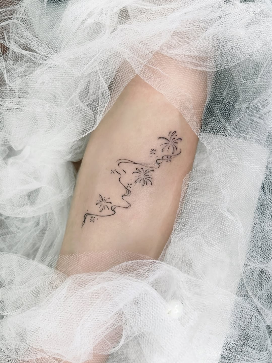 Tattoo by @yumee.ink — fine_line