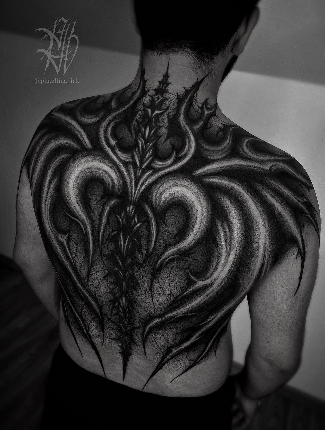 Tattoo by @platellina_ink — blackwork, dark_realism