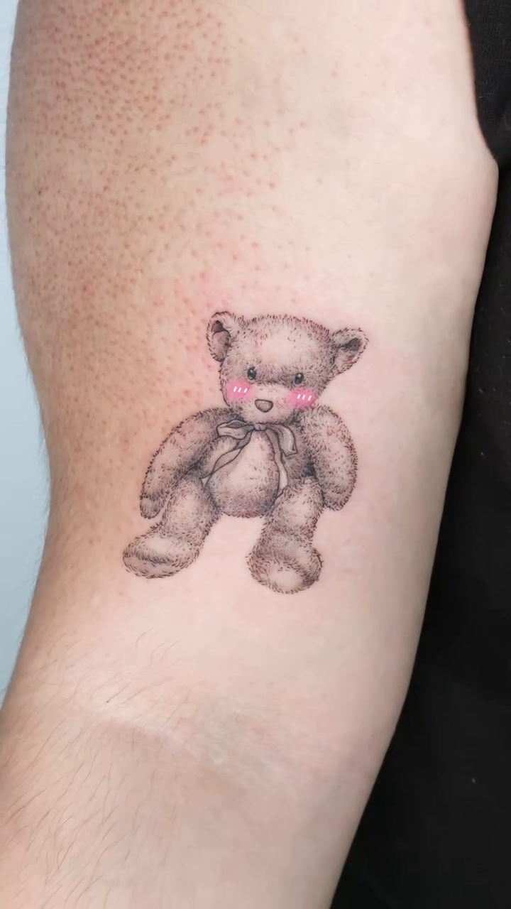 Tattoo by @ruthcarranza.tatts — fine_line, black_and_grey