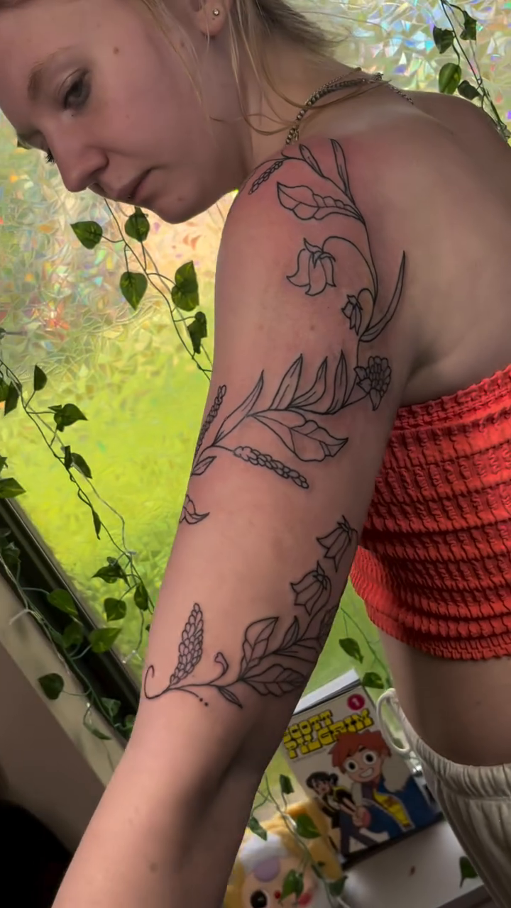 Tattoo by @gothygaltats — illustrative, fine_line