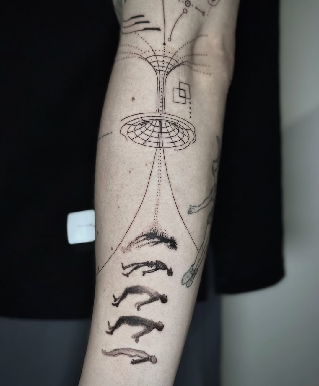 Tattoo by @tapz.zzz — black_and_grey, geometric