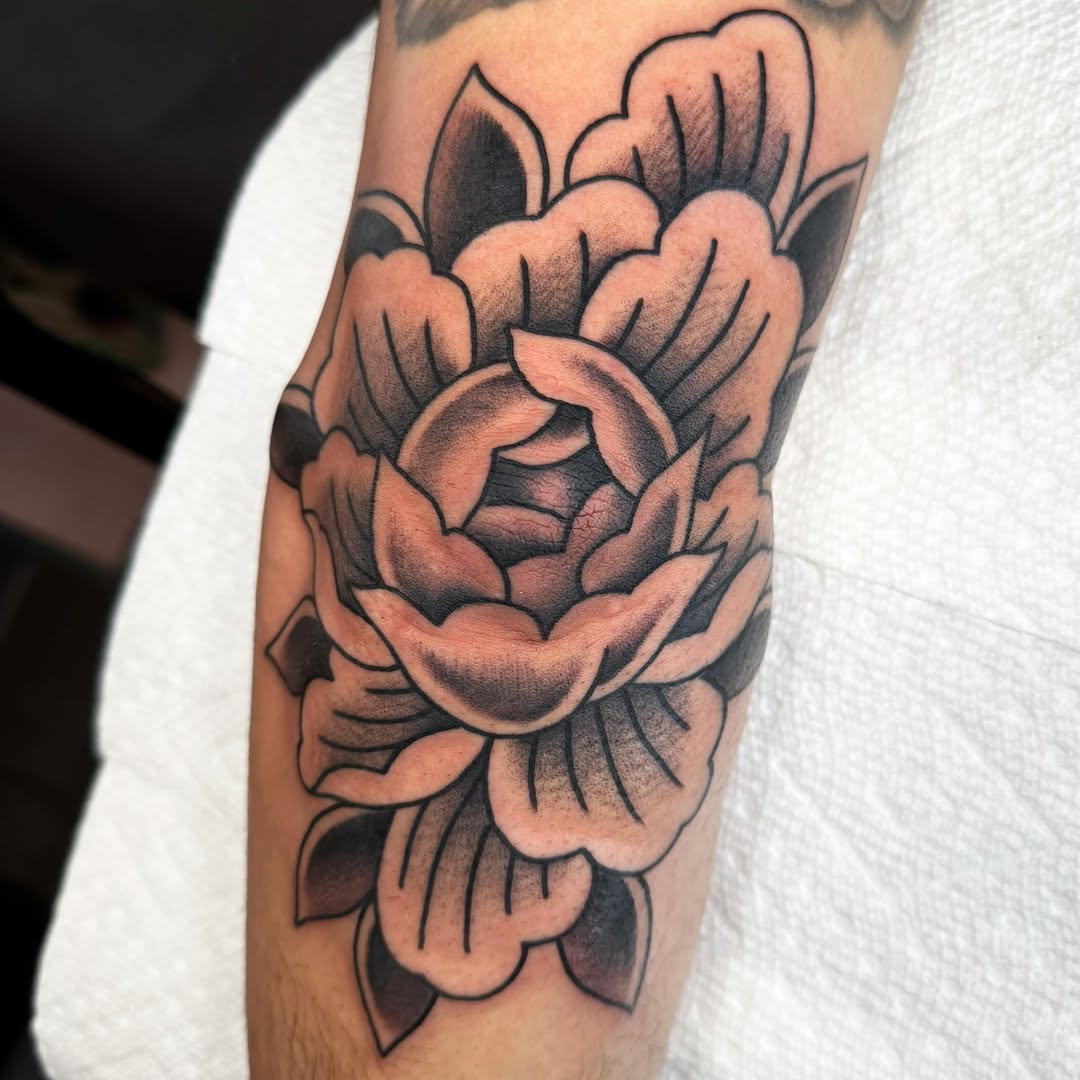 Tattoo by @daniwilliamstattoo — american_traditional, black_and_grey