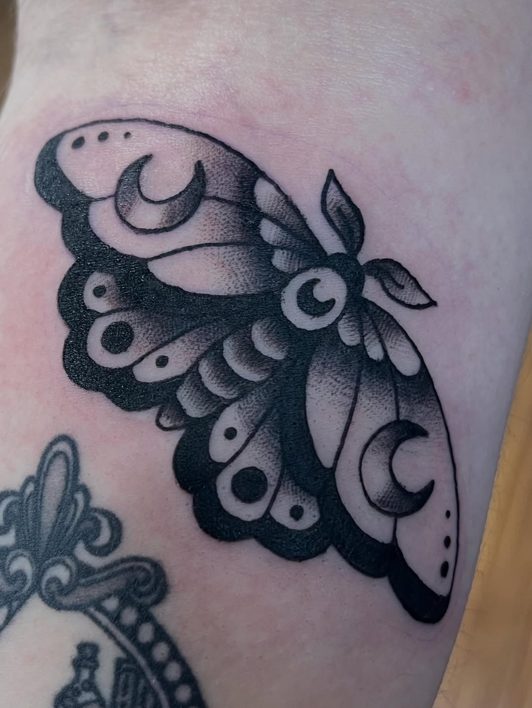 Tattoo by @dum.luck.ink — black_and_grey, dotwork