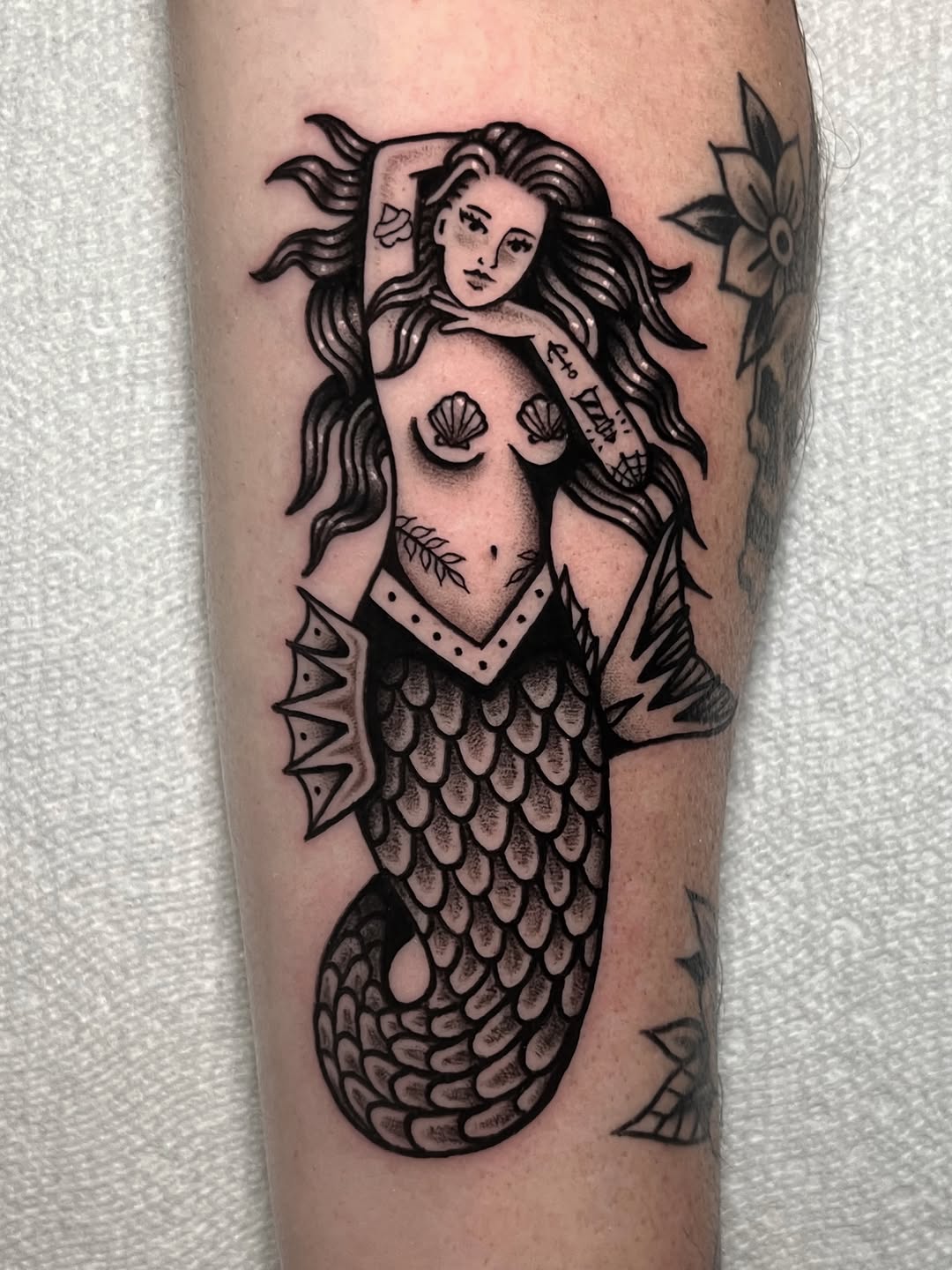 Tattoo by @eb.ink_ โ american_traditional, illustrative