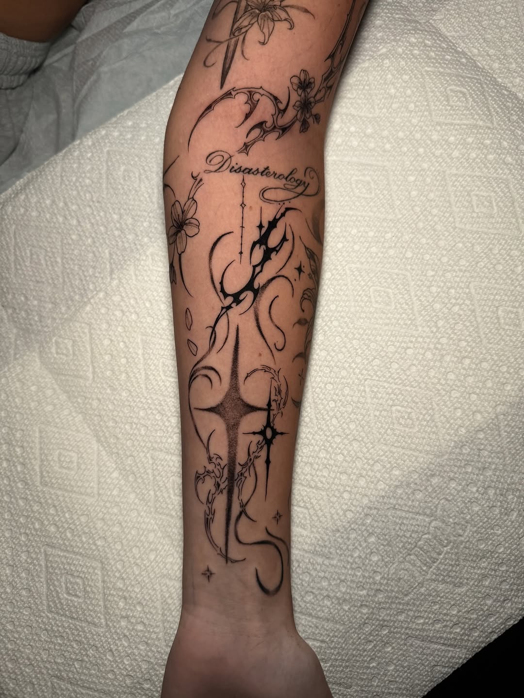 Tattoo by @gnat_art โ fine_line