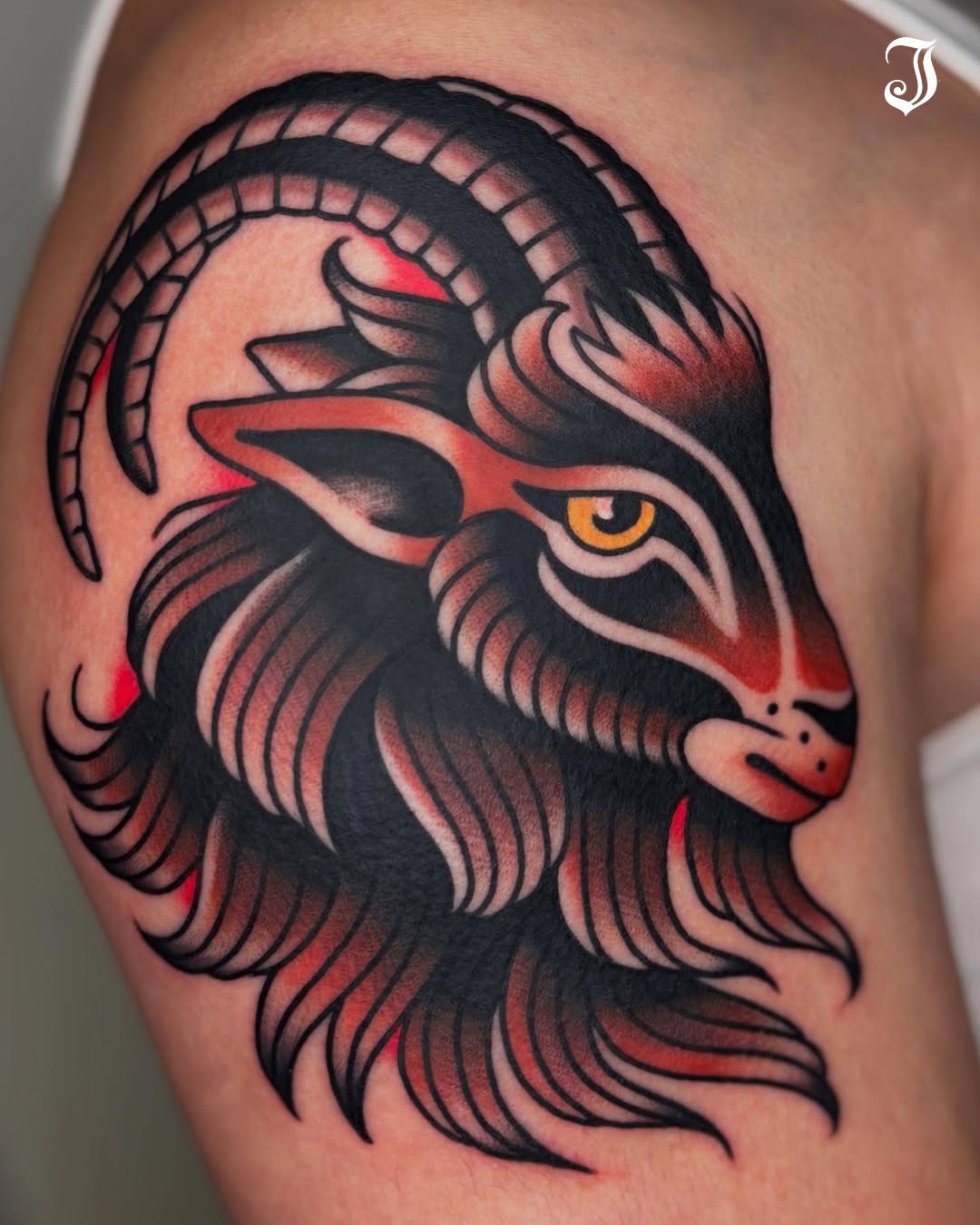 Tattoo by @tatturo_ โ american_traditional