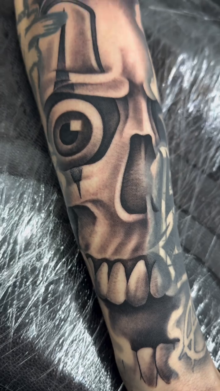 Tattoo by @dl_ta2s — realism, black_and_grey
