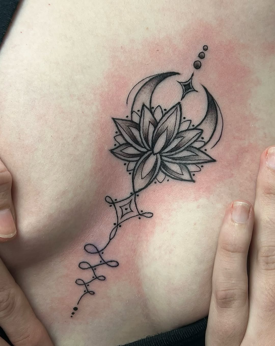 Tattoo by @oliviasuzannetattoos โ fine_line