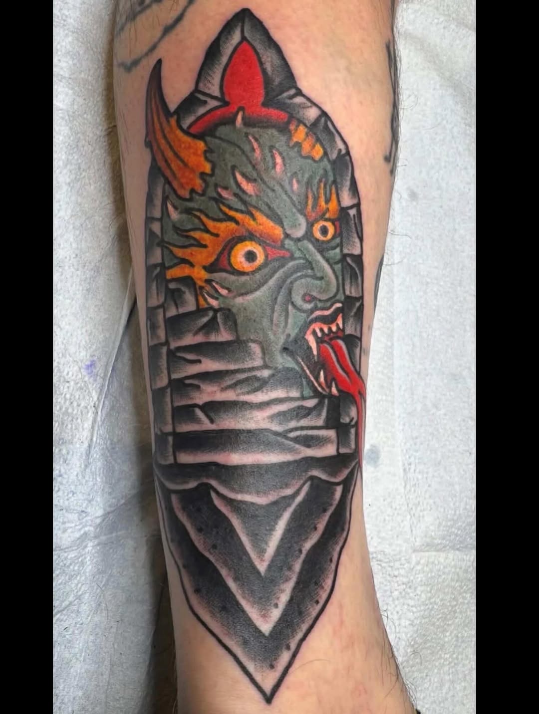 Tattoo by @cesar863 โ american_traditional, neo_traditional