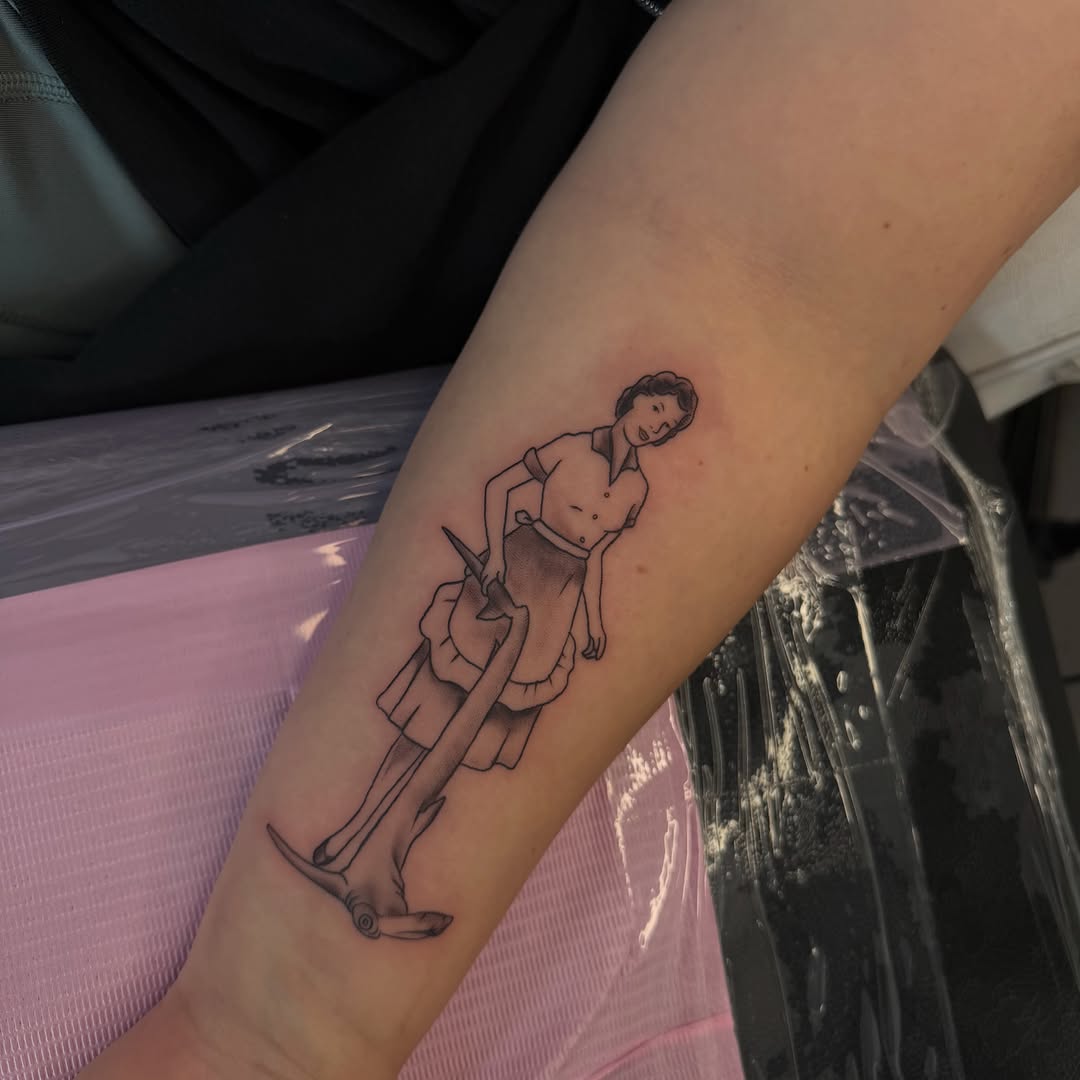 Tattoo by @tattoosbynahla โ black_and_grey