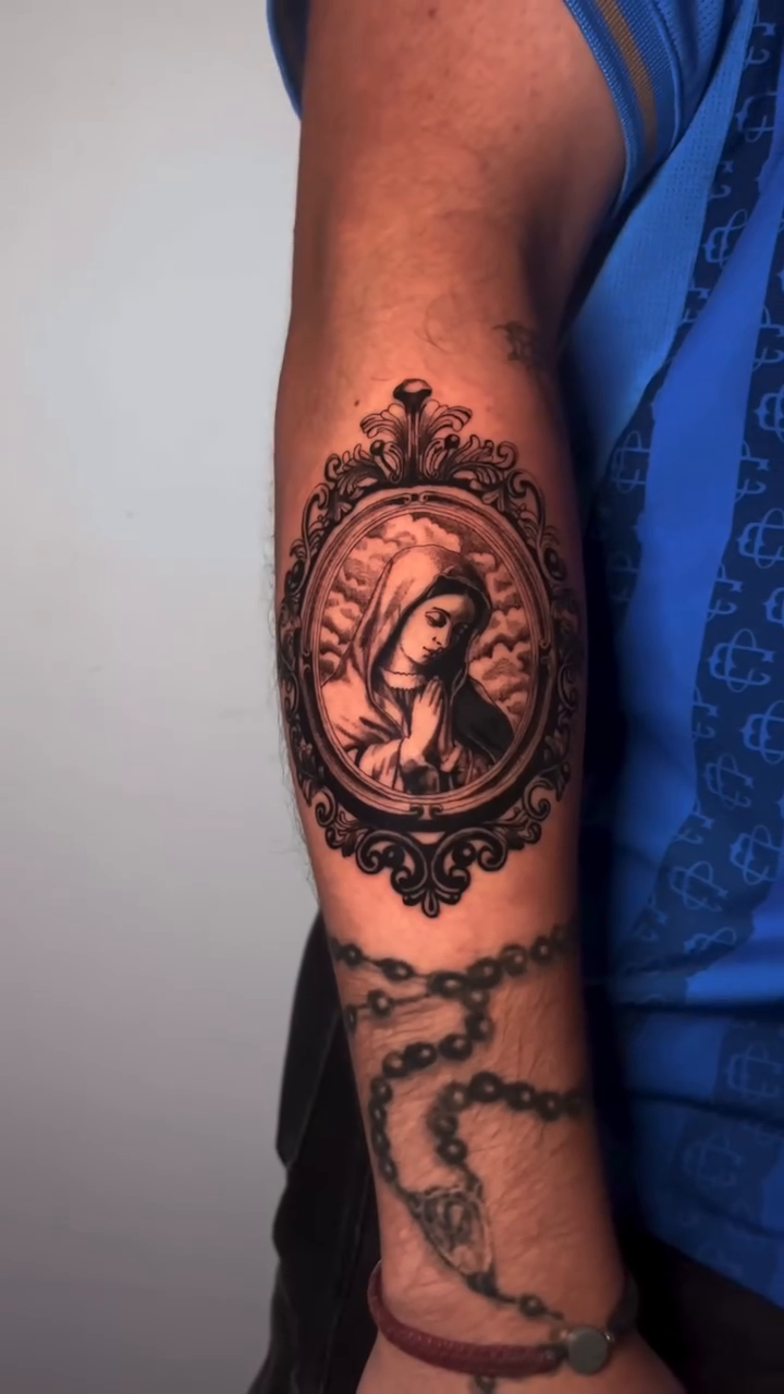 Tattoo by @jiinkytattoos — black_and_grey, realism