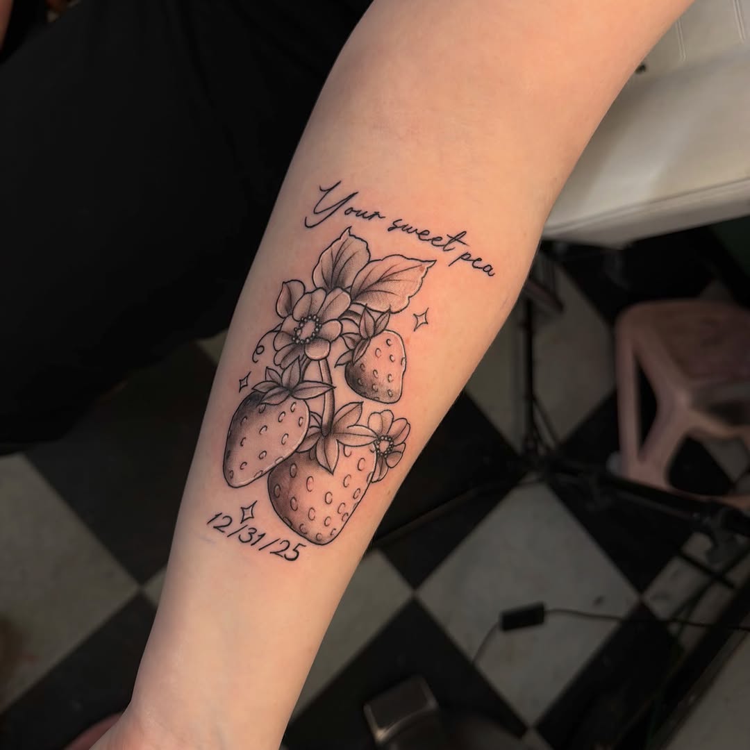 Tattoo by @tattoosbynahla โ fine_line