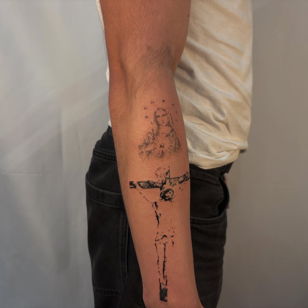 Tattoo by @erinhasagun โ black_and_grey, dotwork
