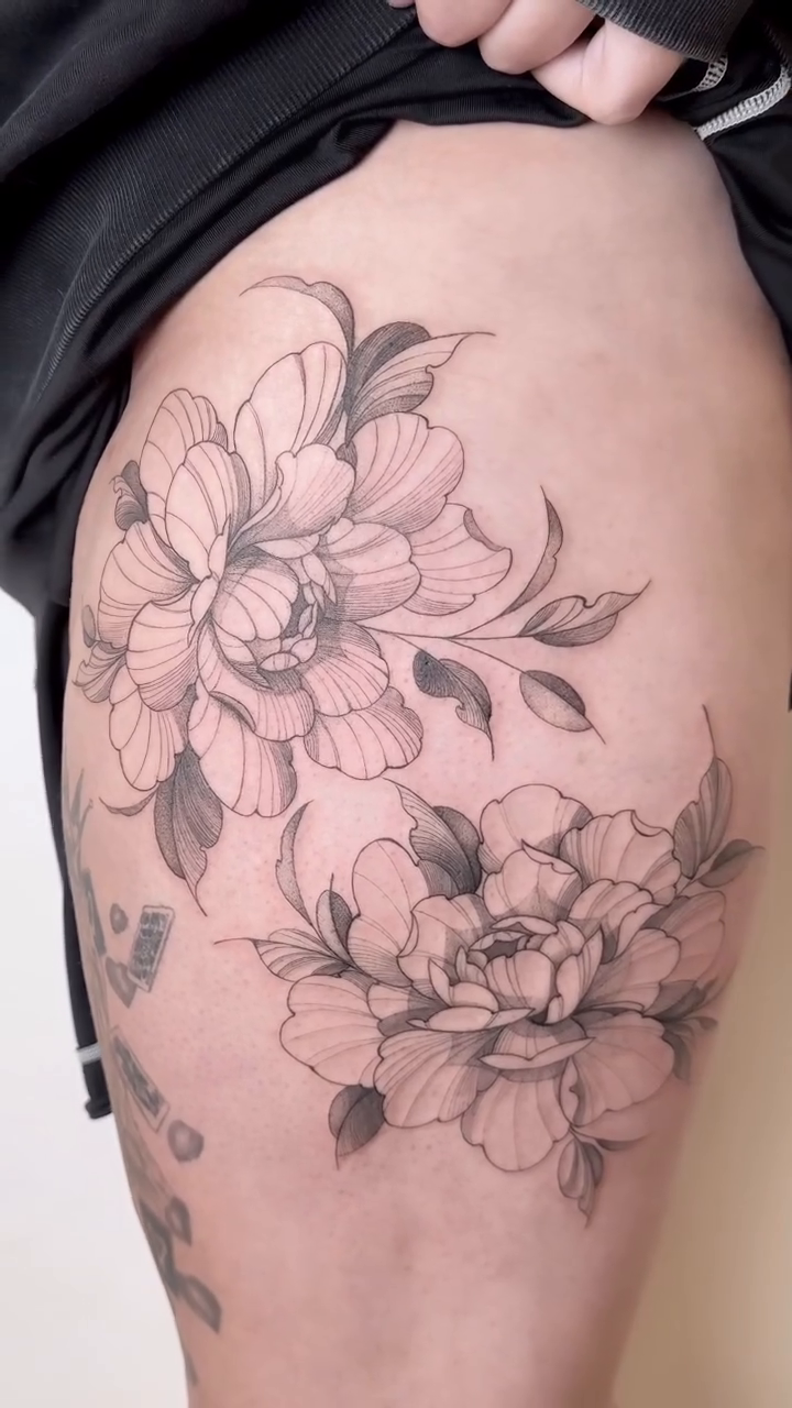Tattoo by @julsietattoos — fine_line, black_and_grey