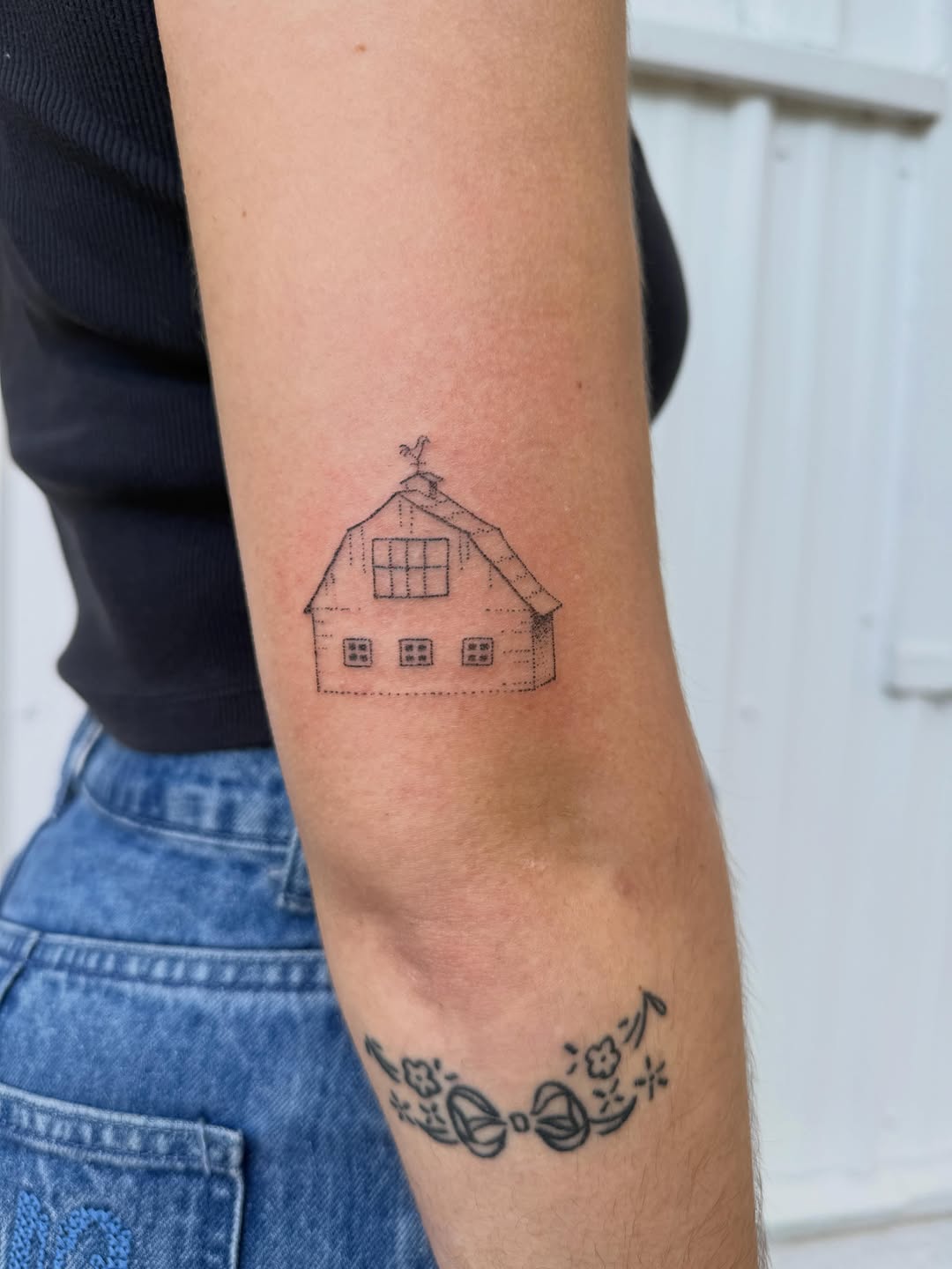Tattoo by @springgreenes — fine_line