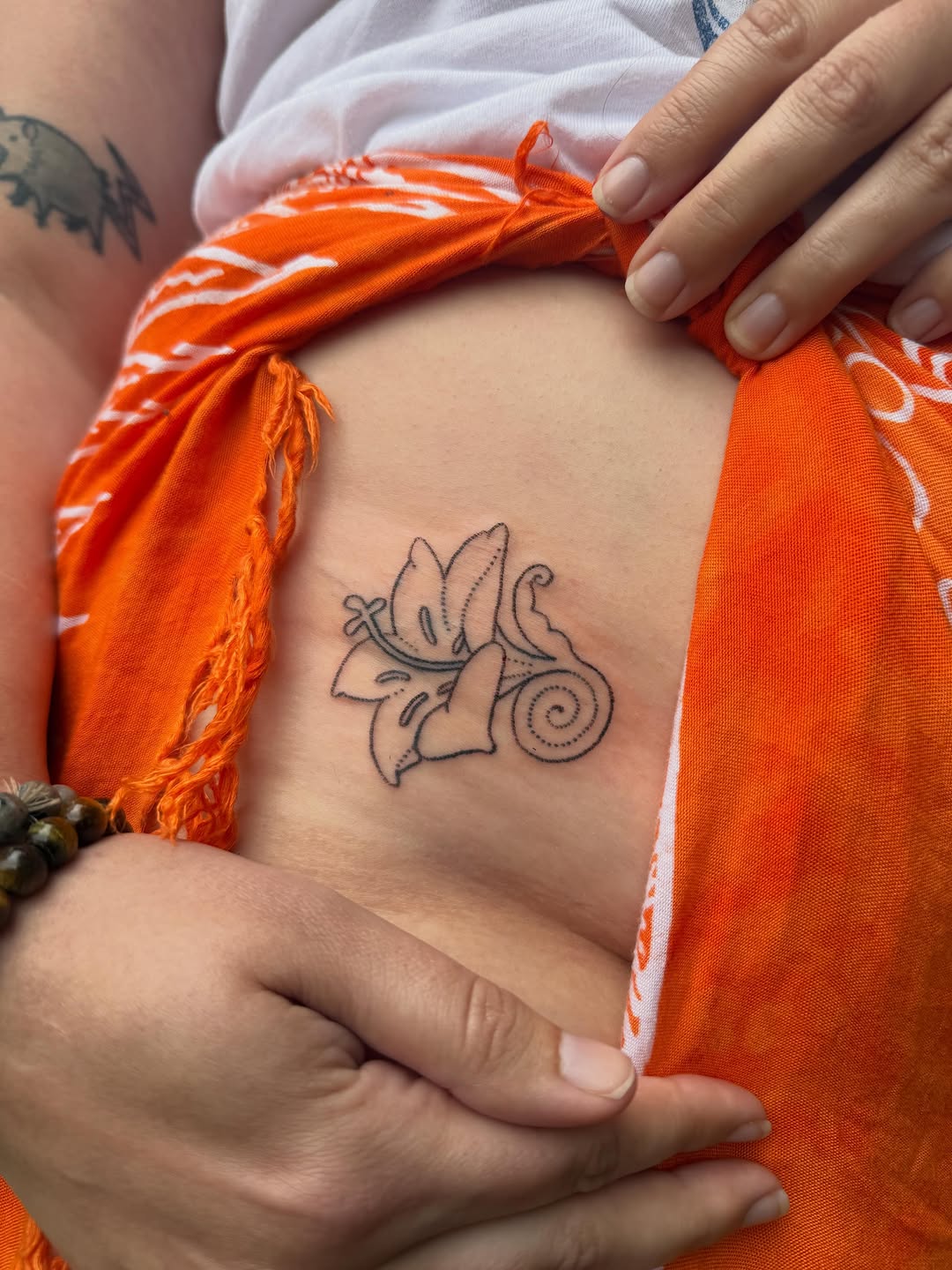 Tattoo by @springgreenes — dotwork