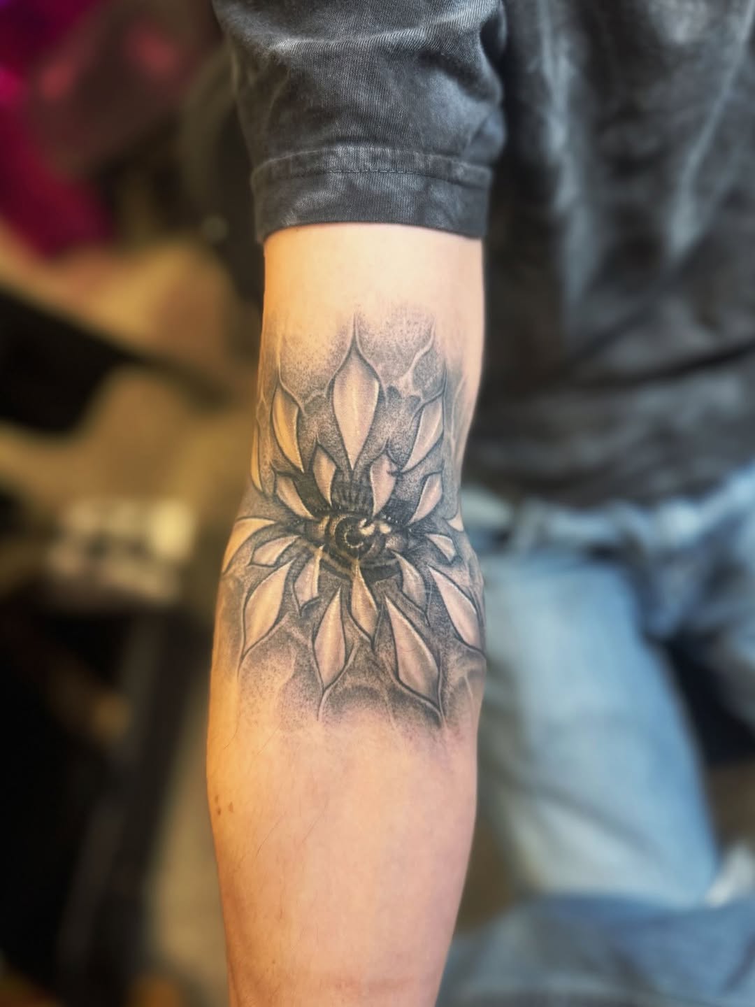 Tattoo by @cesarbee — dotwork, black_and_grey