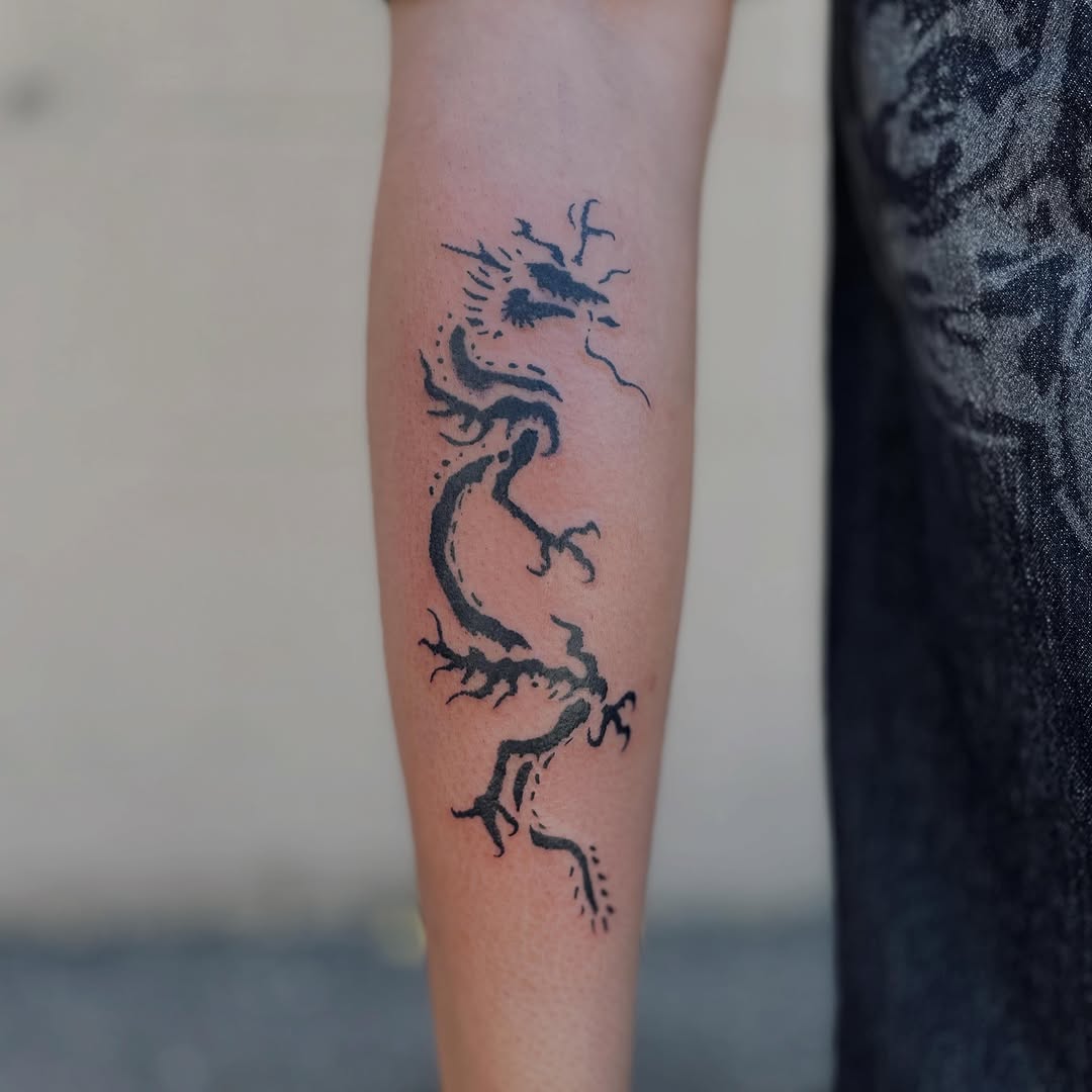 Tattoo by @cxvlba — illustrative, blackwork