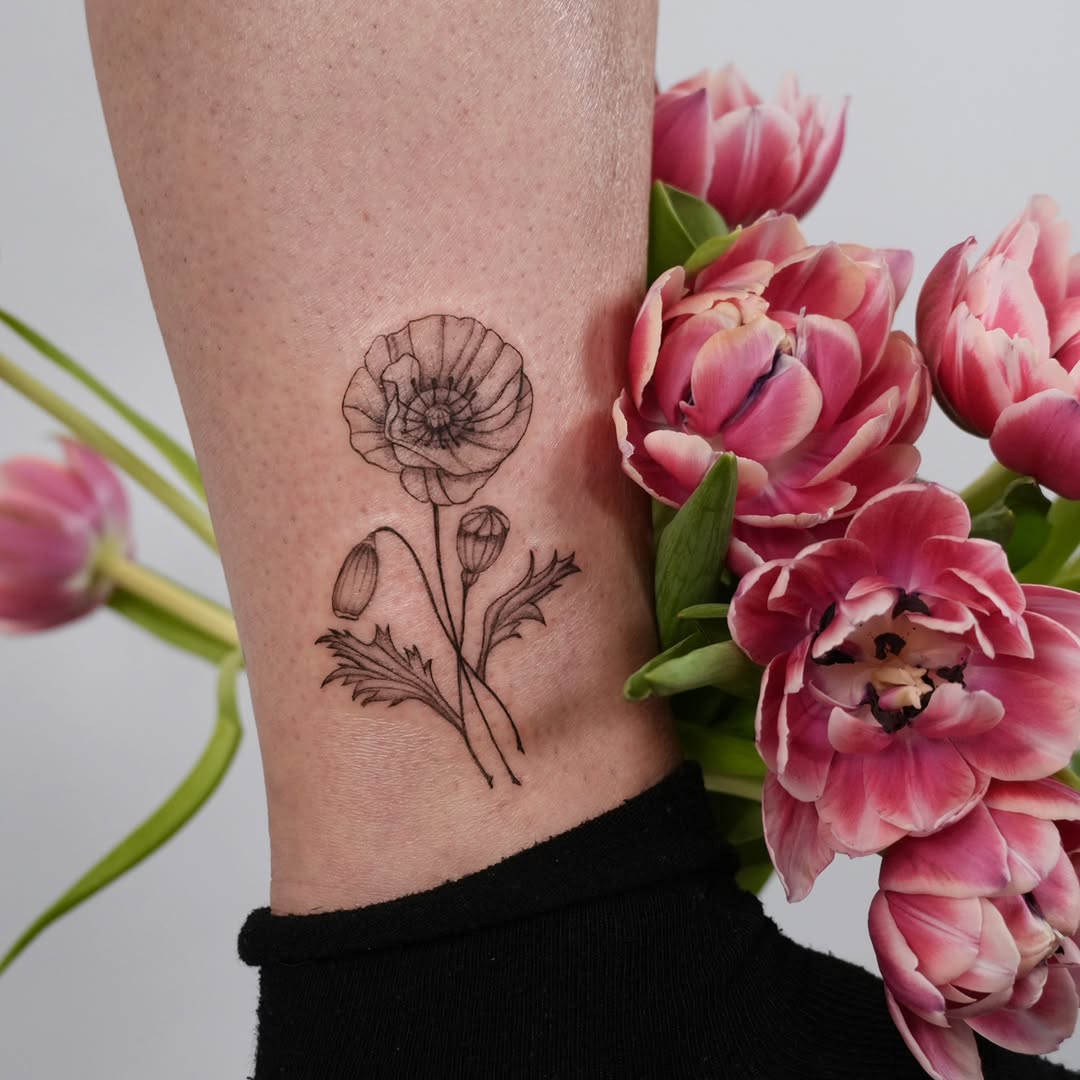 Tattoo by @allysuetattoo — fine_line
